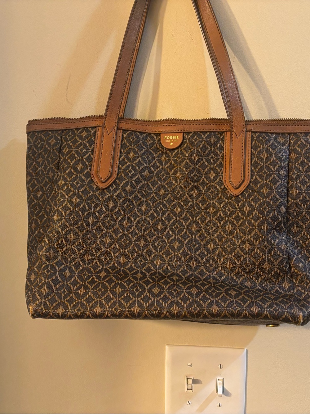 Fossil Brown Geometric Pattern Tote with Tan Leather Straps. 16 x 11
